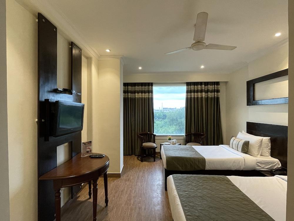 Royale Sarovar Portico Agra Agra  Ngoại thất bức ảnh