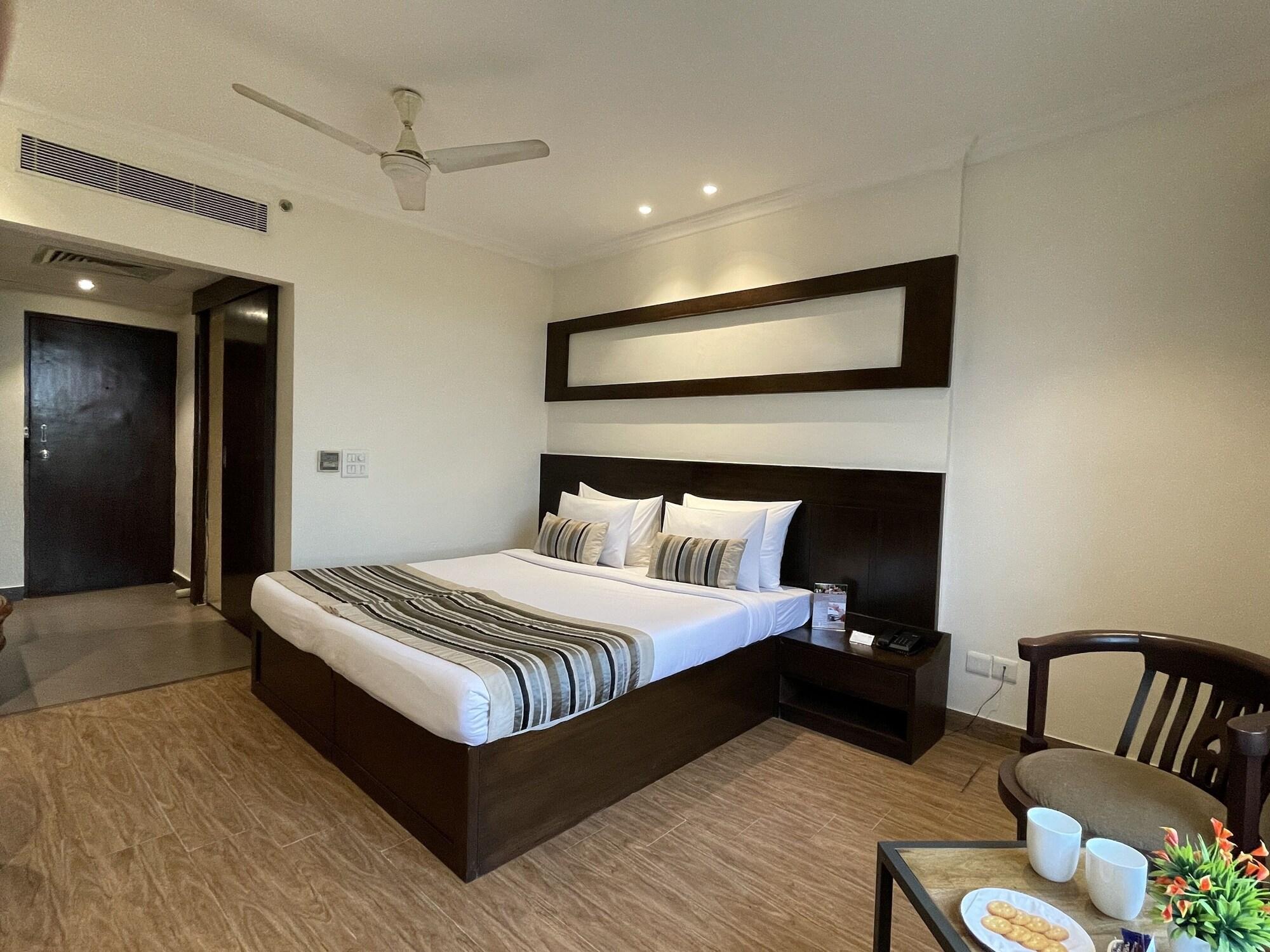 Royale Sarovar Portico Agra Agra  Ngoại thất bức ảnh