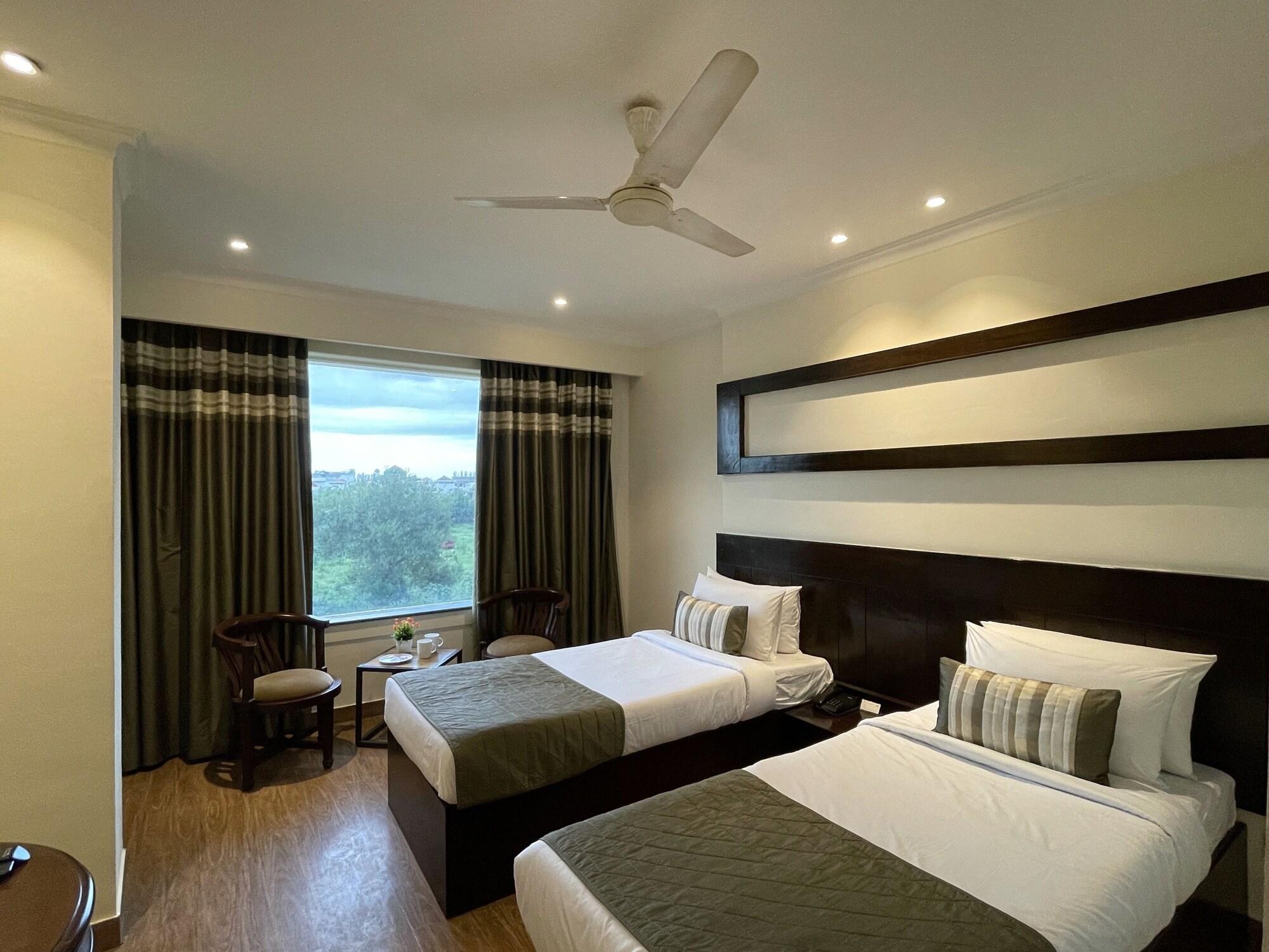 Royale Sarovar Portico Agra Agra  Ngoại thất bức ảnh
