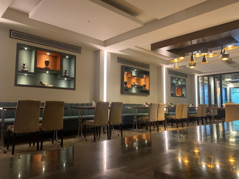 Royale Sarovar Portico Agra Agra  Ngoại thất bức ảnh