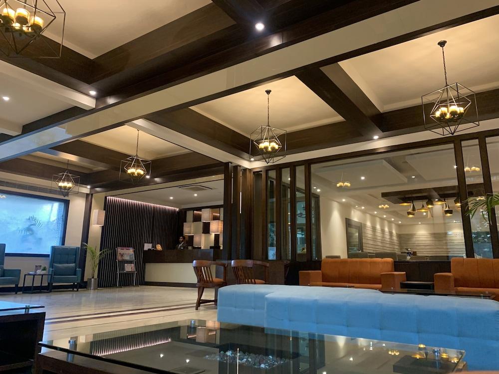Royale Sarovar Portico Agra Agra  Ngoại thất bức ảnh