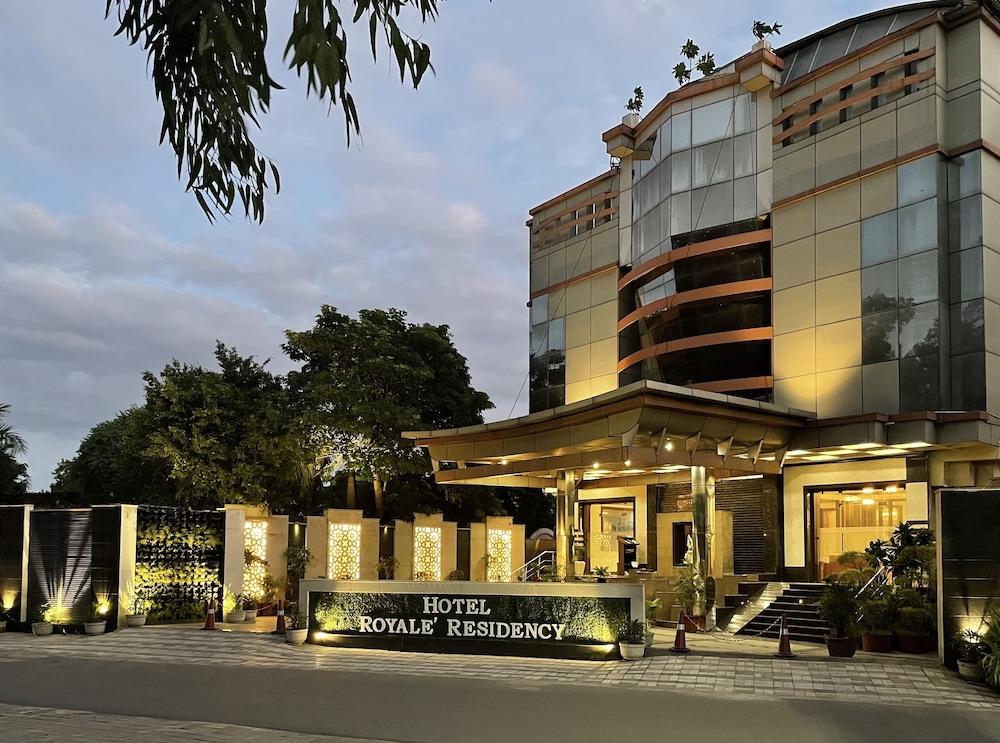 Royale Sarovar Portico Agra Agra  Ngoại thất bức ảnh