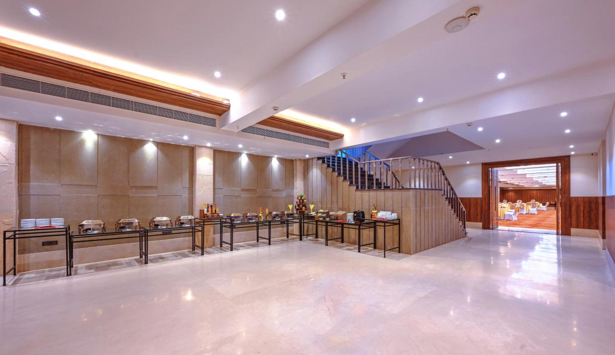 Royale Sarovar Portico Agra Agra  Ngoại thất bức ảnh