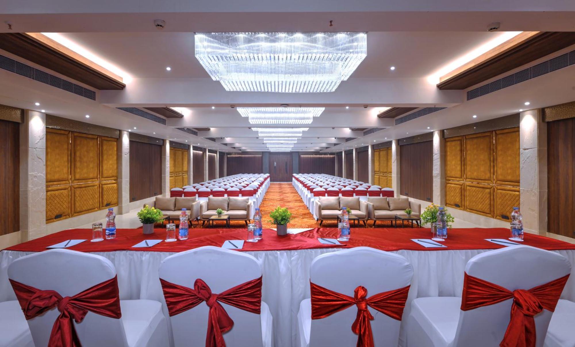 Royale Sarovar Portico Agra Agra  Ngoại thất bức ảnh