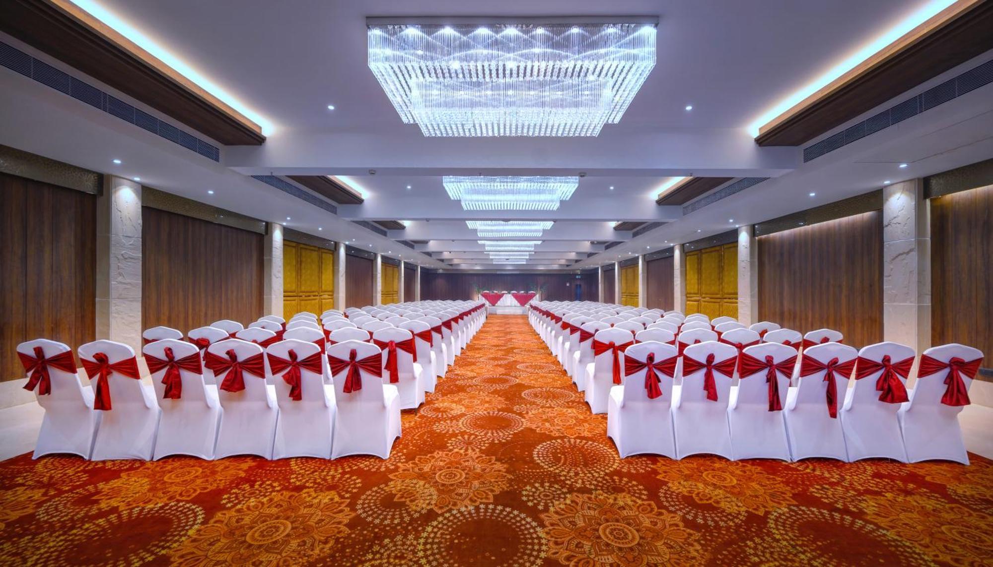 Royale Sarovar Portico Agra Agra  Ngoại thất bức ảnh