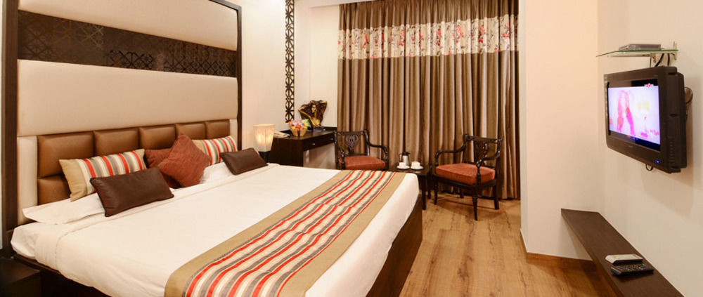 Royale Sarovar Portico Agra Agra  Ngoại thất bức ảnh