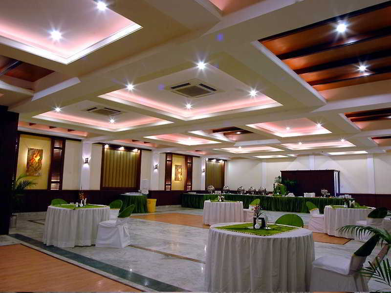 Royale Sarovar Portico Agra Agra  Ngoại thất bức ảnh